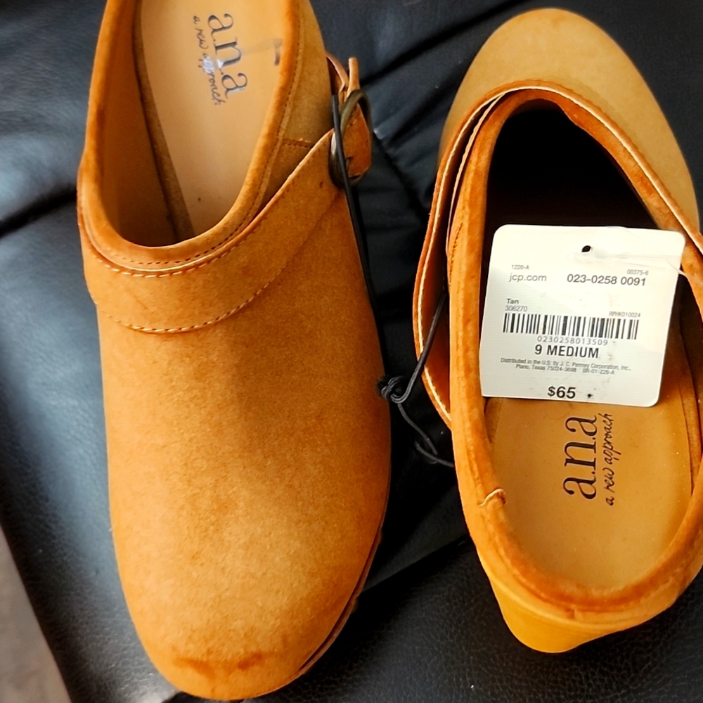 Beautiful love these shoes never worn